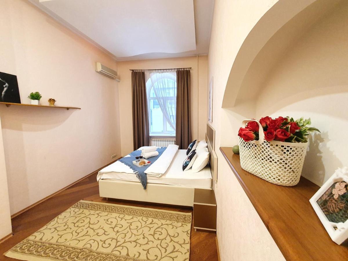 Inn Home Apartments - Pechersk Area เคียฟ ภายนอก รูปภาพ